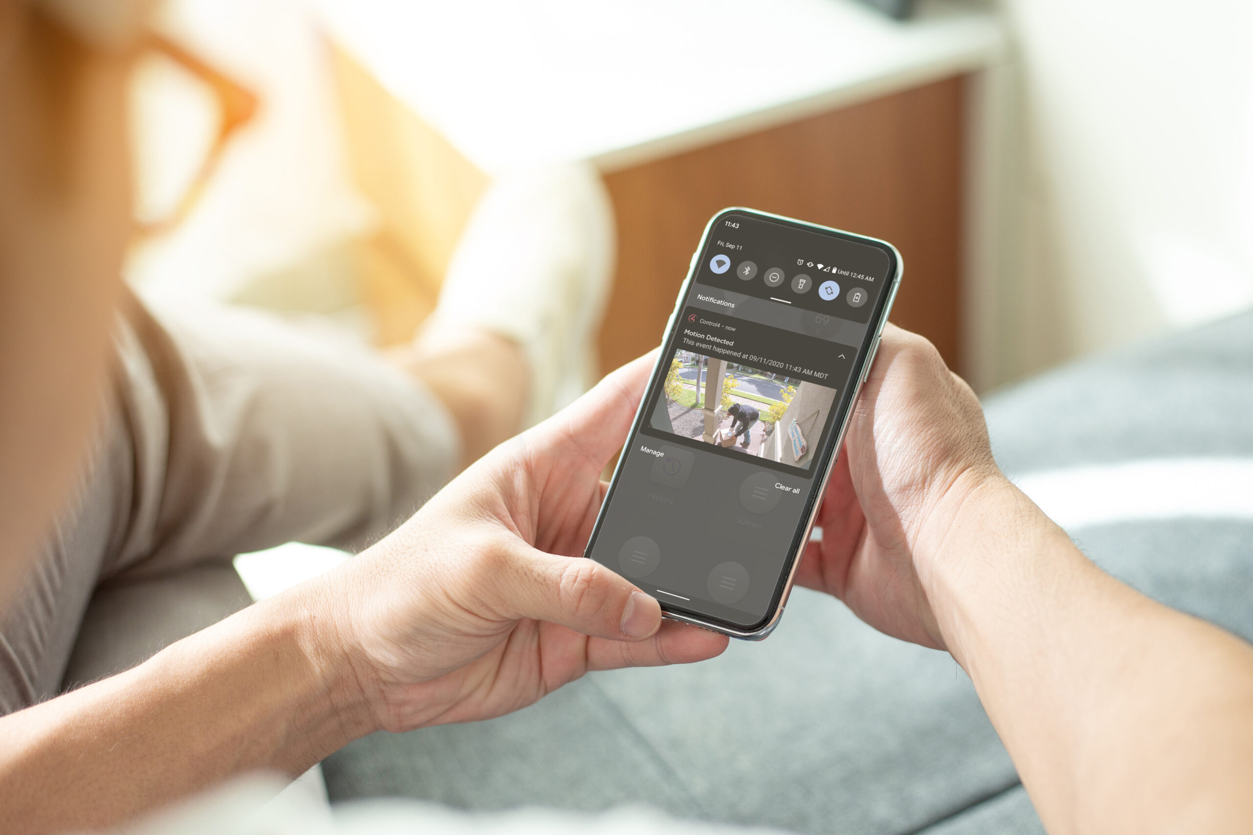 Transforma tu hogar con nuestra tecnología de automatización. Creamos ambientes cómodos y seguros, conectando todos tus dispositivos para que trabajen juntos. Disfruta de un control total desde tu smartphone y optimiza tu vida diaria.
